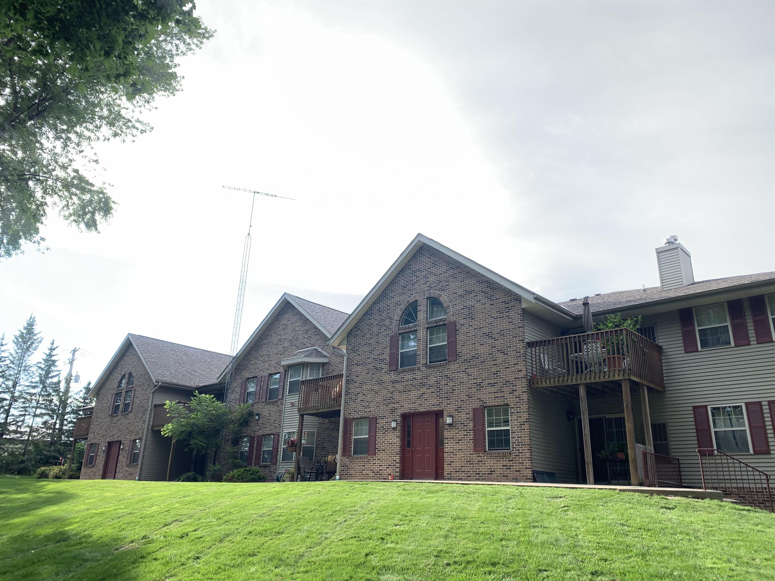 170 West Pioneer Road - 106