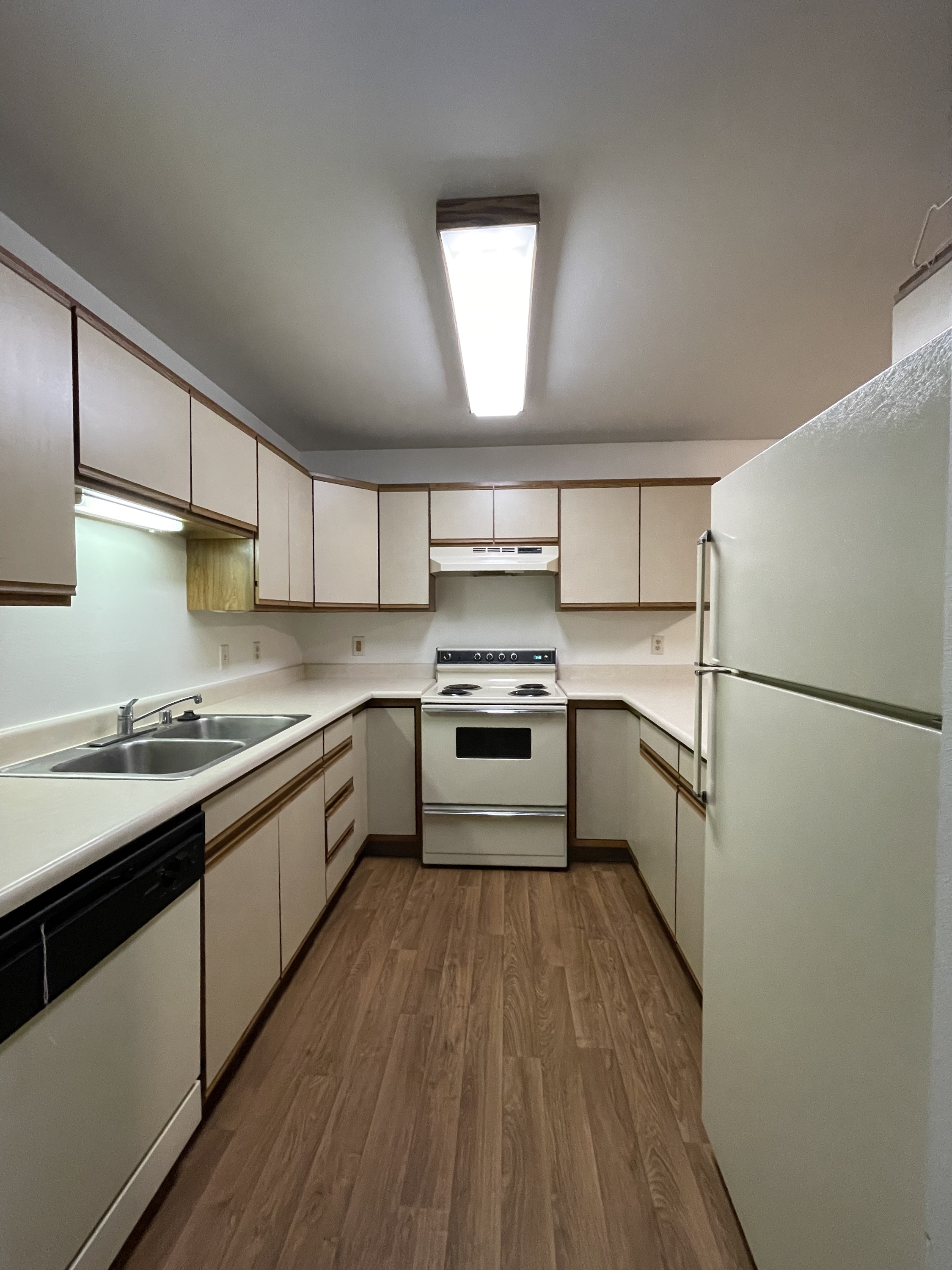 713 Clinton Street - 208